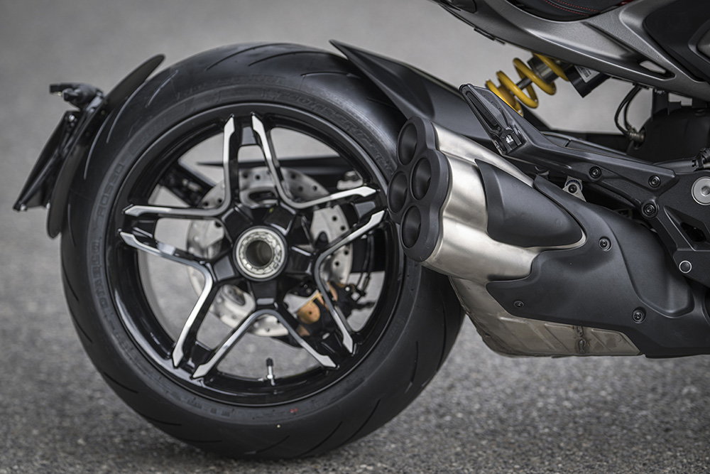 2025 XDiavel V4 - detail